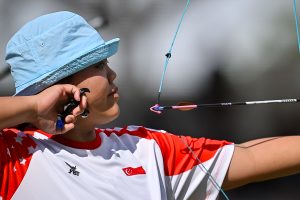 archer full draw bow tension competition moment